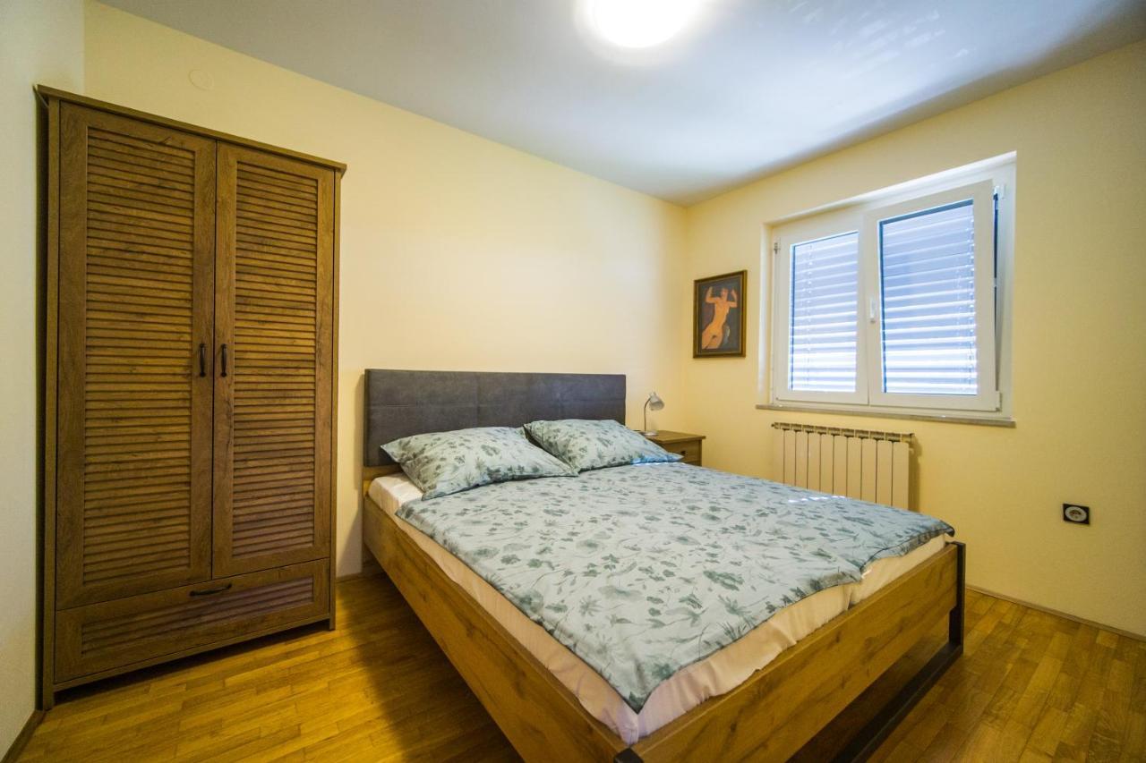 Apartments Sara 7, 8, 9 포르토로즈 외부 사진