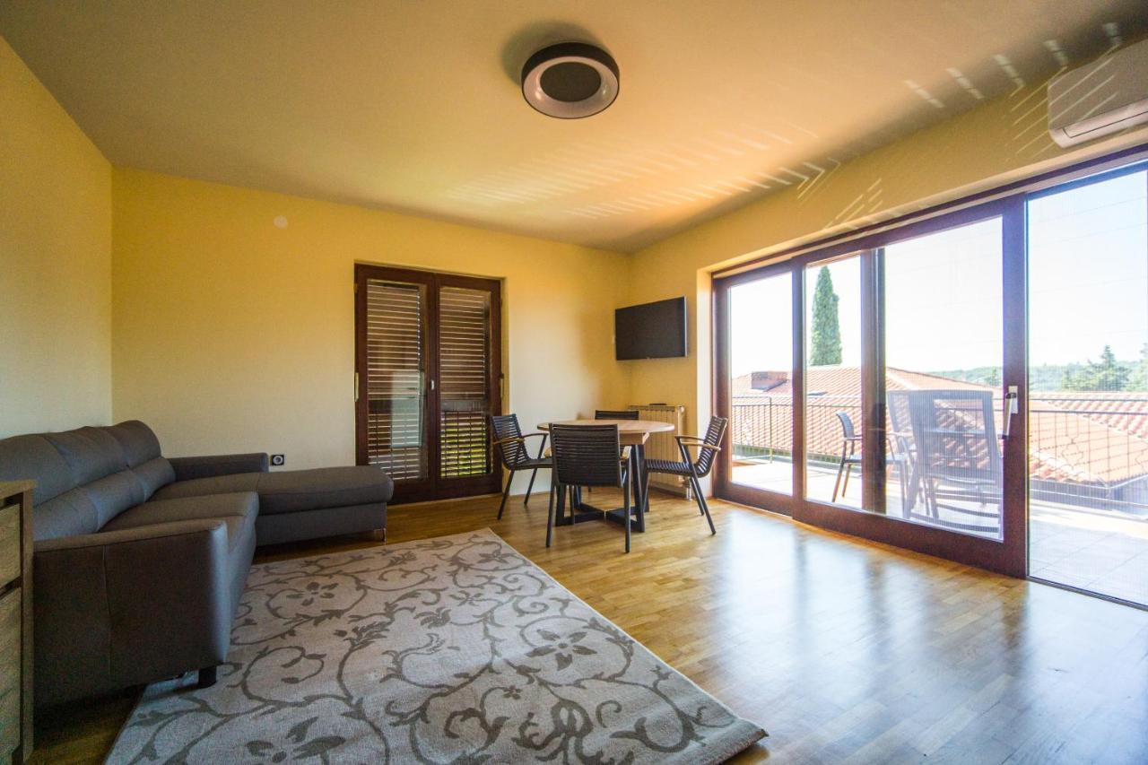 Apartments Sara 7, 8, 9 포르토로즈 외부 사진