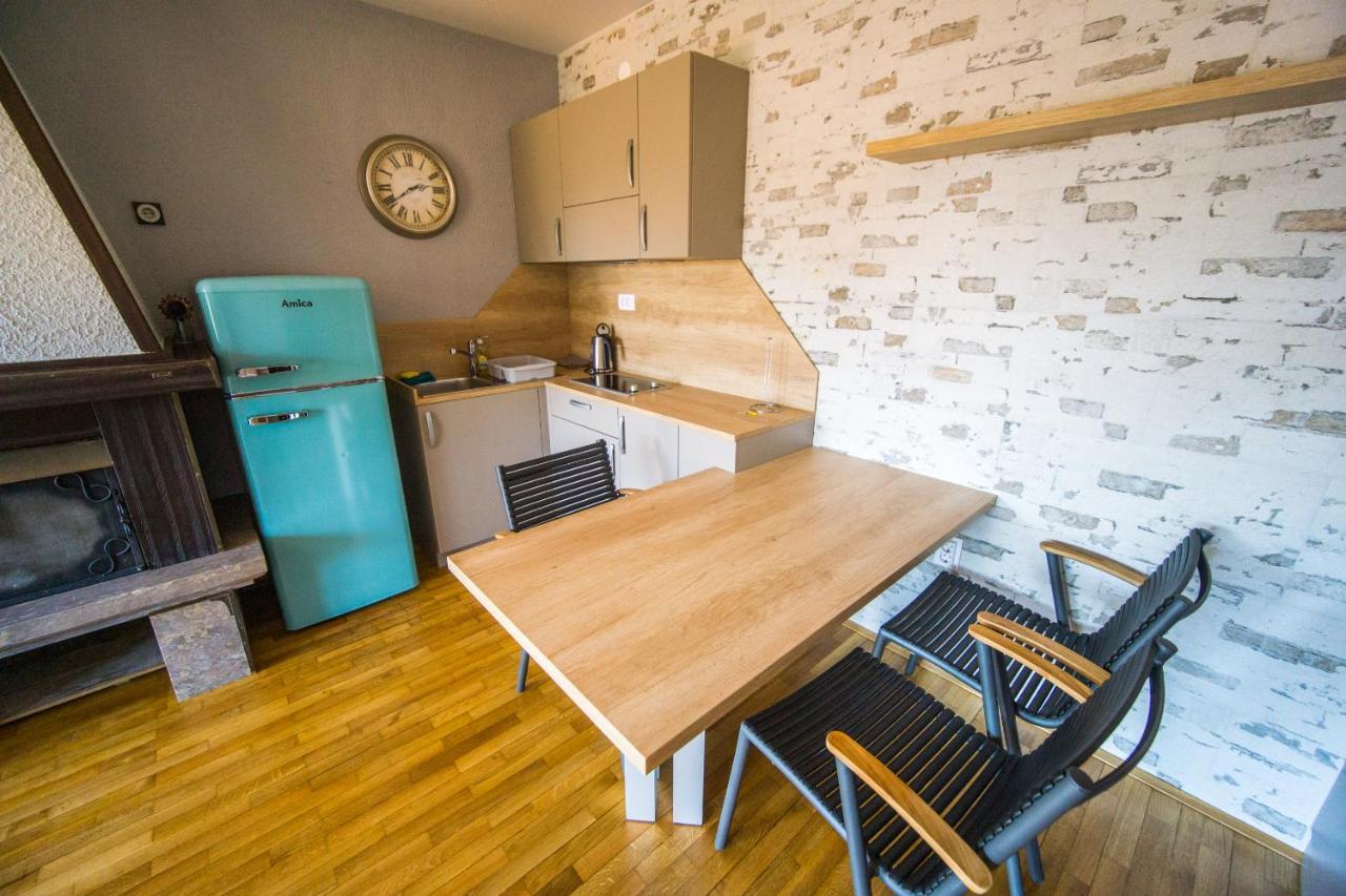 Apartments Sara 7, 8, 9 포르토로즈 외부 사진