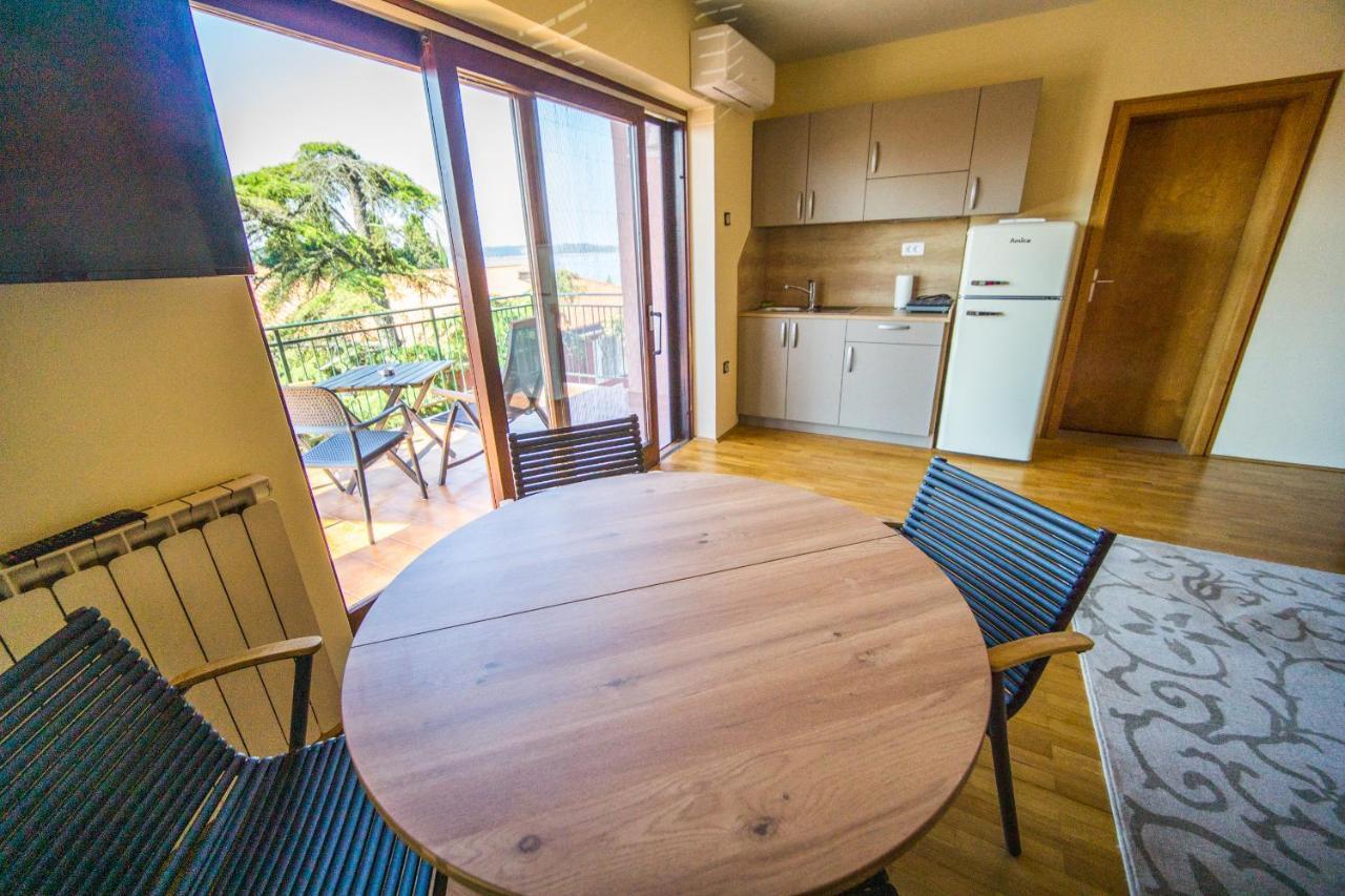Apartments Sara 7, 8, 9 포르토로즈 외부 사진